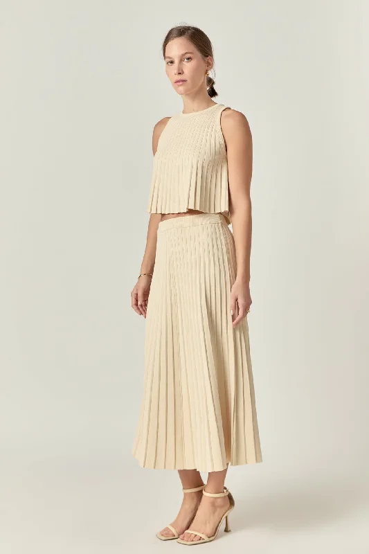 Midi dresses with empire waists for a flattering maternity option Pleated A-line Skirt Midi dresses with empire waists for a flattering maternity option Pleated A-line Skirt
