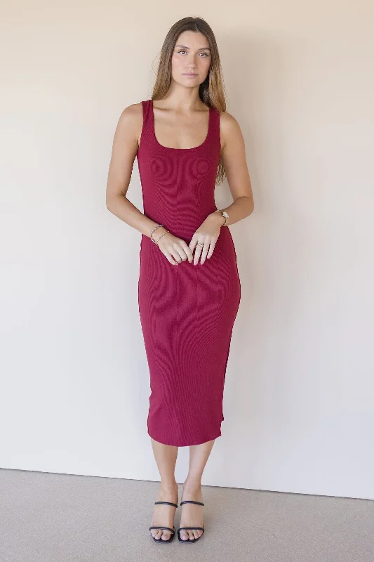 Midi dresses with one - shoulder designs for a modern and asymmetric style Celine Square Neck Knit Dress Midi dresses with one - shoulder designs for a modern and asymmetric style Celine Square Neck Knit Dress