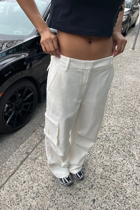 Women's Cargo Pants with Concealed Pockets in Dark Olive for a Sleek and Functional DesignWIDE LEG SUITING PANT WITH CARGO POCKETS Women's Cargo Pants with Concealed Pockets in Dark Olive for a Sleek and Functional DesignWIDE LEG SUITING PANT WITH CARGO POCKETS