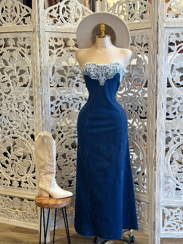 Little Black Women Dress with Sequins for a Glamorous Night OutLace Denim Maxi Dress - Slightly Stretchy, Estira Poco Little Black Women Dress with Sequins for a Glamorous Night OutLace Denim Maxi Dress - Slightly Stretchy, Estira Poco