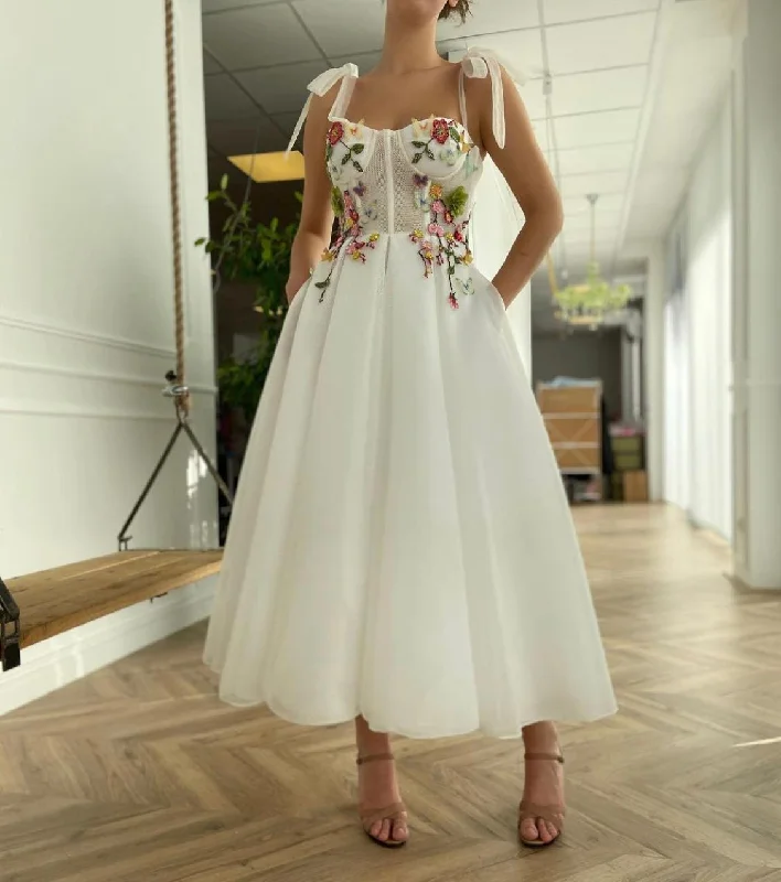 Midi dresses with pleated skirts for a timeless and elegant appealAlicia Wonderflowers Bridal Dress Midi dresses with pleated skirts for a timeless and elegant appealAlicia Wonderflowers Bridal Dress