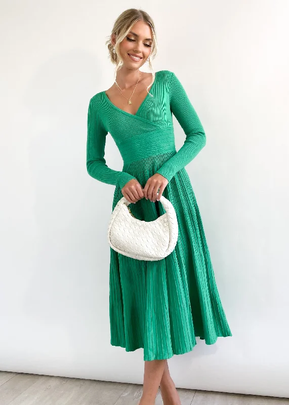 Plaid midi dresses for a fall - themed family gatheringAlise Knit Midi Dress - Green Plaid midi dresses for a fall - themed family gatheringAlise Knit Midi Dress - Green