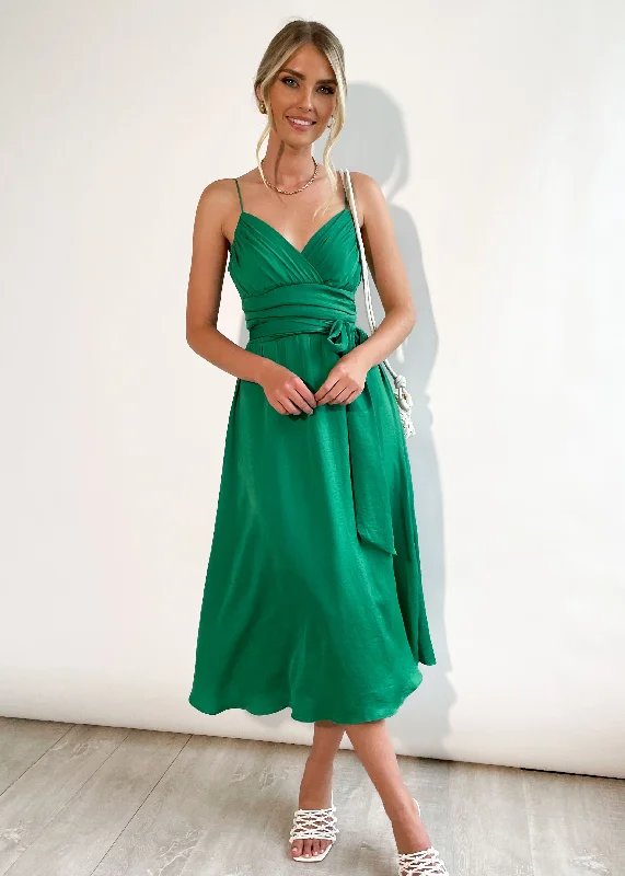Midi dresses with geometric cutouts for a contemporary and edgy lookEllys Midi Dress - Green Midi dresses with geometric cutouts for a contemporary and edgy lookEllys Midi Dress - Green