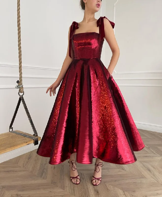 Midi dresses with keyhole backs for a flirty and unexpected detailForever Carmine Dress Midi dresses with keyhole backs for a flirty and unexpected detailForever Carmine Dress