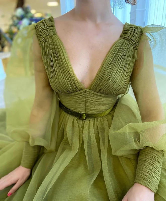 Midi dresses with keyhole backs for a flirty and unexpected detailVerde Organza Gown Midi dresses with keyhole backs for a flirty and unexpected detailVerde Organza Gown