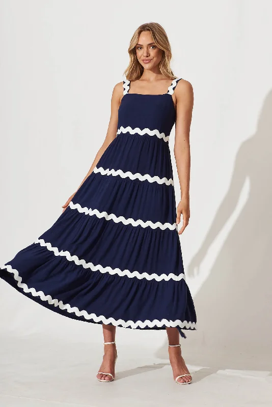 Metallic maxi dresses for a glamorous New Year's Eve partyBittersweet Maxi Dress In Navy And White Ric Rac Linen Blend Metallic maxi dresses for a glamorous New Year's Eve partyBittersweet Maxi Dress In Navy And White Ric Rac Linen Blend