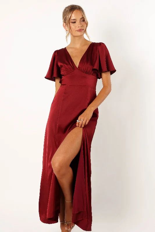 Maxi dresses with an asymmetric hem for a fashion - forward and eye - catching designCasper Maxi Dress - Wine Maxi dresses with an asymmetric hem for a fashion - forward and eye - catching designCasper Maxi Dress - Wine