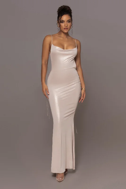 Maxi dresses with bow accents at the waist for a sweet appearanceChampagne Heart of Gold Maxi Dress Maxi dresses with bow accents at the waist for a sweet appearanceChampagne Heart of Gold Maxi Dress