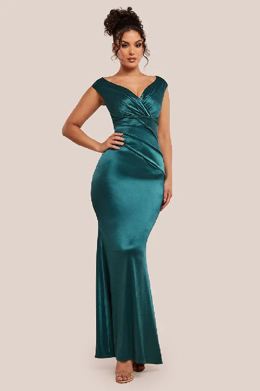Cotton maxi dresses for a comfortable and everyday - wear optionGoddiva Satin Off The Shoulder Maxi Dress - Emerald Green Cotton maxi dresses for a comfortable and everyday - wear optionGoddiva Satin Off The Shoulder Maxi Dress - Emerald Green