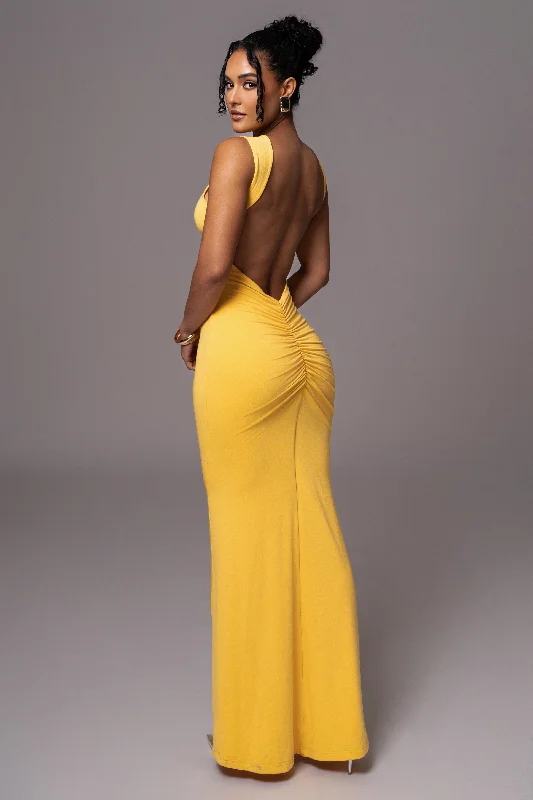 Maxi dresses with a pleated skirt for a timeless and elegant appearanceYellow JLUXBASIX FRONT AND CENTER MAXI DRESS Maxi dresses with a pleated skirt for a timeless and elegant appearanceYellow JLUXBASIX FRONT AND CENTER MAXI DRESS