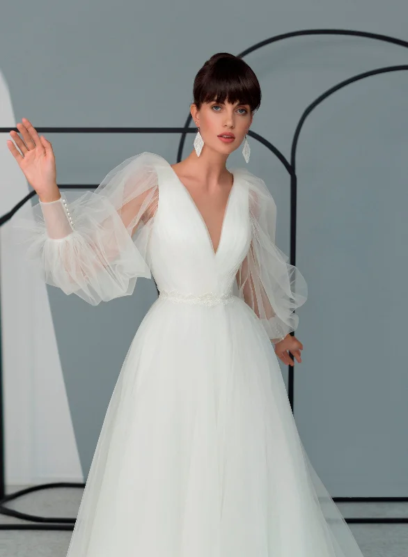 Ruffled - sleeve wedding guest dresses in light blue for a spring weddingPuffy Sleeves Ball Gown Wedding Dress Ruffled - sleeve wedding guest dresses in light blue for a spring weddingPuffy Sleeves Ball Gown Wedding Dress