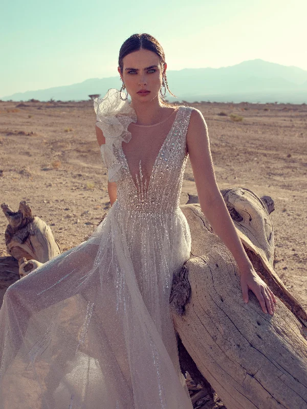 Printed wedding guest dresses with tropical motifs for beach weddingsSexy Sleeveless V-Neck Glitter Wedding Gown Printed wedding guest dresses with tropical motifs for beach weddingsSexy Sleeveless V-Neck Glitter Wedding Gown