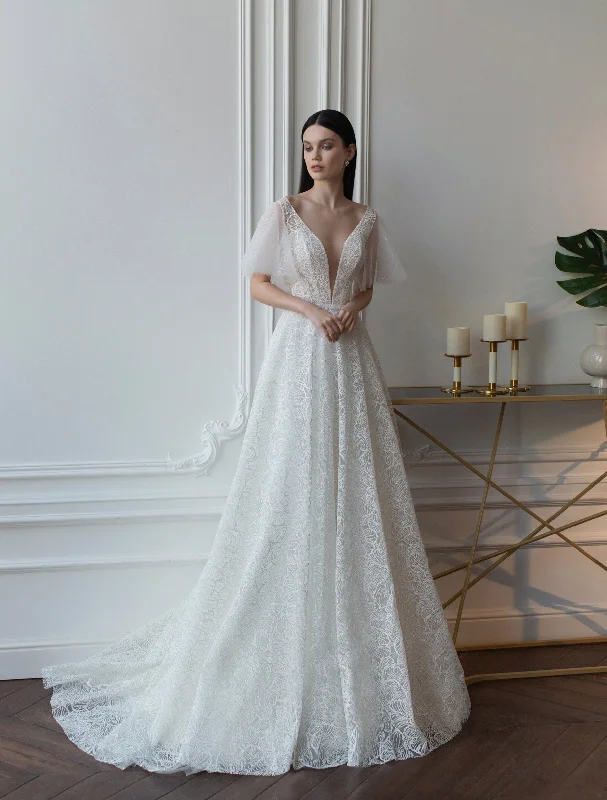 Lace - and - tulle wedding guest dresses with sweetheart necklinesShort Sleeve V-Neck Lace Wedding Gown Lace - and - tulle wedding guest dresses with sweetheart necklinesShort Sleeve V-Neck Lace Wedding Gown