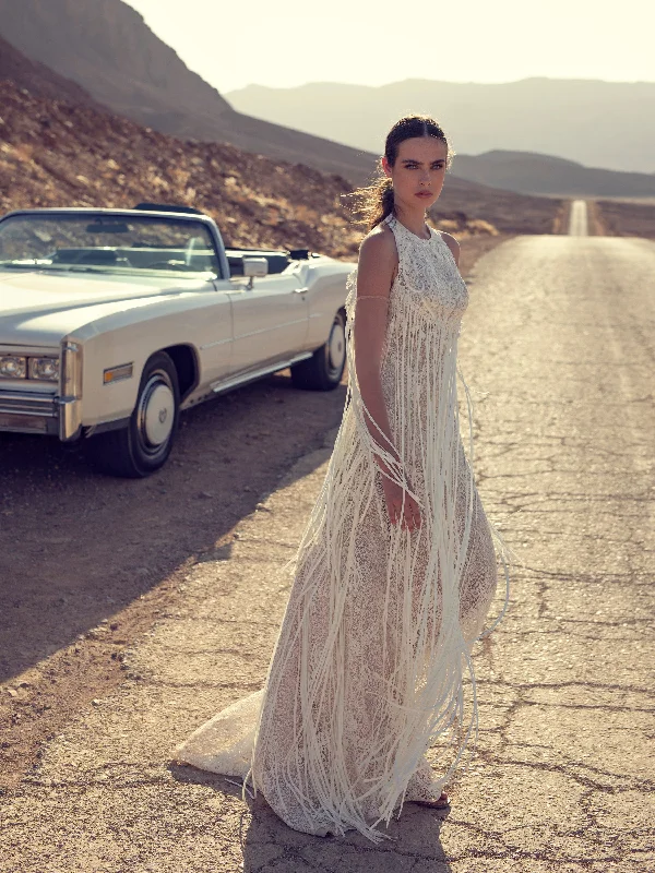 Wedding guest dresses with high - low hems and floral appliquesSleeveless High Neck Lace Bohemian Wedding Dress Wedding guest dresses with high - low hems and floral appliquesSleeveless High Neck Lace Bohemian Wedding Dress
