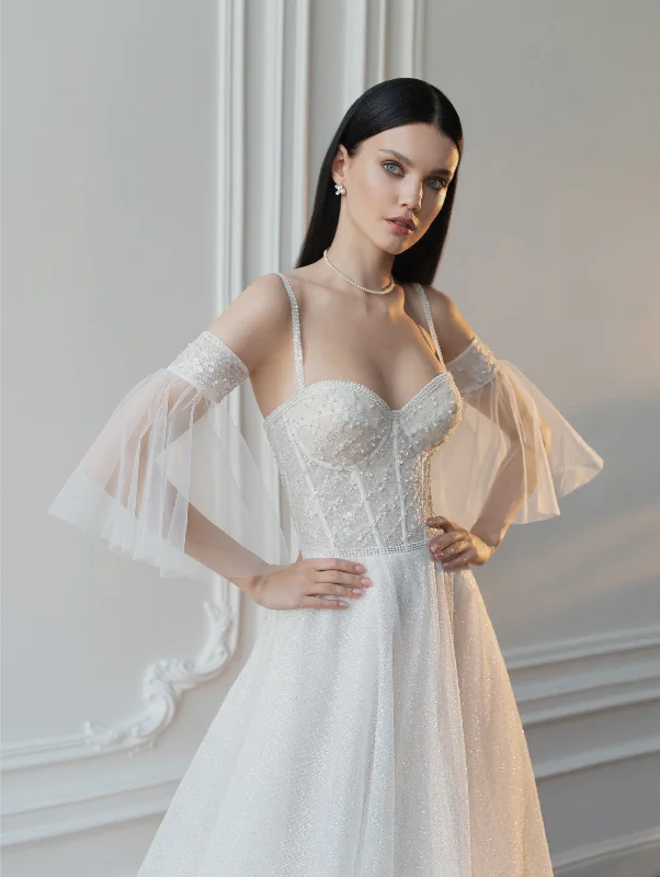 Ribbed - texture wedding guest dresses in neutral colorsSpaghetti Strap Sweetheart Wedding Dress Ribbed - texture wedding guest dresses in neutral colorsSpaghetti Strap Sweetheart Wedding Dress