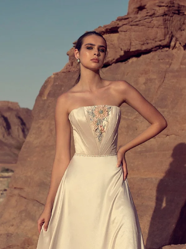 Wedding guest dresses with ruched bodices and spaghetti strapsStrapless Silk Wedding Dress with Coat Wedding guest dresses with ruched bodices and spaghetti strapsStrapless Silk Wedding Dress with Coat