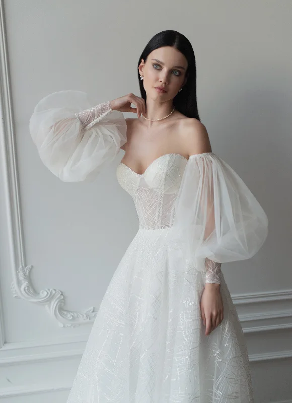 Wedding guest dresses with empire waists and tulle skirtsStrapless Sweetheart Wedding Gown with Removable Sleeves Wedding guest dresses with empire waists and tulle skirtsStrapless Sweetheart Wedding Gown with Removable Sleeves