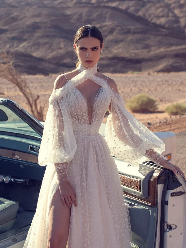Ruffled - sleeve wedding guest dresses in light blue for a spring weddingV-Neck Wedding Gown with Removable Sleeves Ruffled - sleeve wedding guest dresses in light blue for a spring weddingV-Neck Wedding Gown with Removable Sleeves