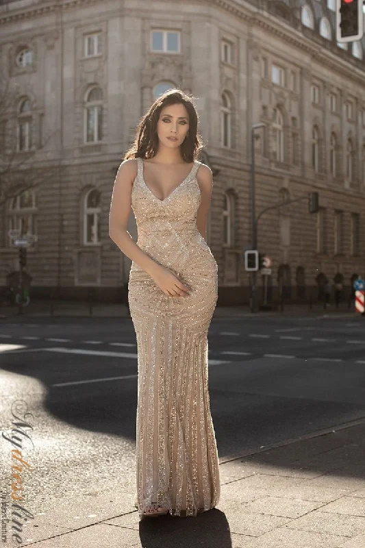 Formal dresses with geometric patterns and metallic accents for a modern formal affairChic and Holland AN1413 Formal dresses with geometric patterns and metallic accents for a modern formal affairChic and Holland AN1413