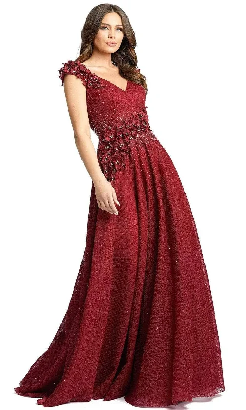 Prom dresses with pom - pom - decorated hems and cotton - blend fabrics for a playful and comfortable formal styleMac Duggal 11152 - Sleeveless Appliqued Evening Gown Prom dresses with pom - pom - decorated hems and cotton - blend fabrics for a playful and comfortable formal styleMac Duggal 11152 - Sleeveless Appliqued Evening Gown