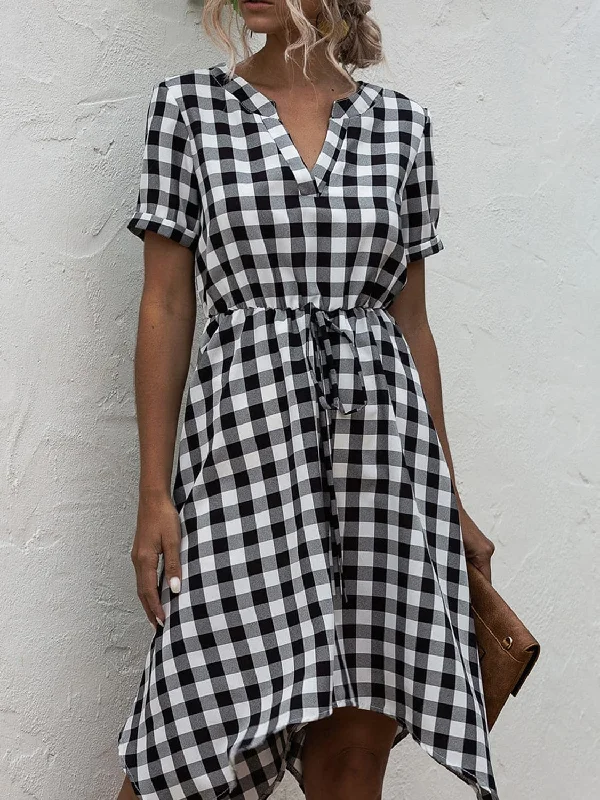 Halter Neck Women Dress to Show Off the Shoulders and NecklinePlaid short sleeve dress - notched neckline Halter Neck Women Dress to Show Off the Shoulders and NecklinePlaid short sleeve dress - notched neckline