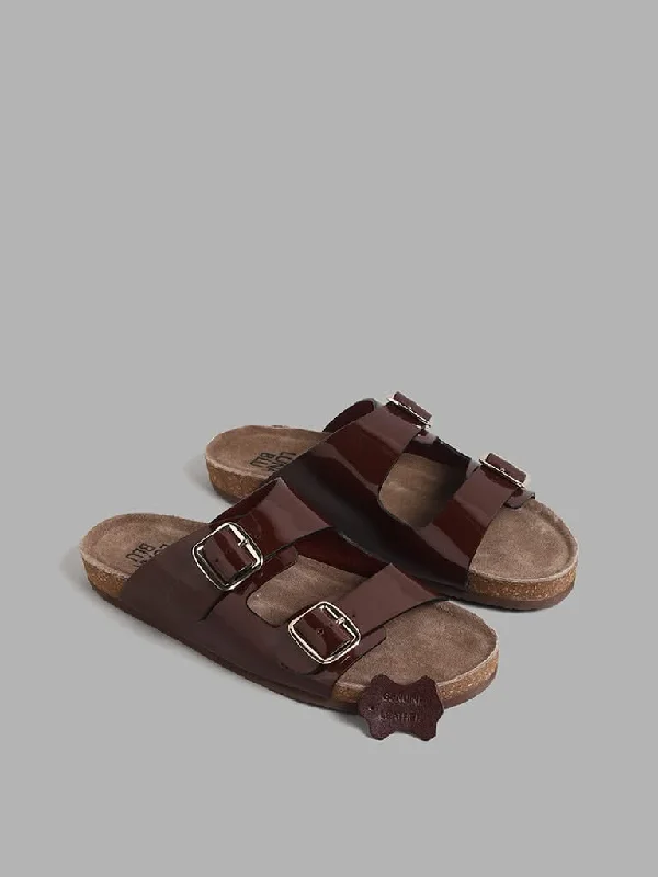 Plus Size Women Shorts with a Comfortable and Stylish FitLUNA BLU Maroon Double Buckle Band Comfort Sandals Plus Size Women Shorts with a Comfortable and Stylish FitLUNA BLU Maroon Double Buckle Band Comfort Sandals
