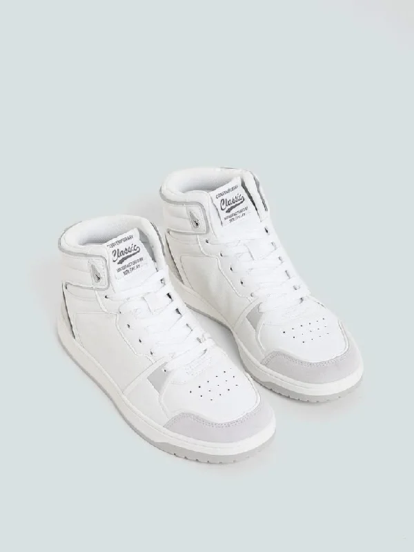 Ruffled Hem Women Shorts to Add a Feminine TouchSOLEPLAY White & Grey Basketball Boots Ruffled Hem Women Shorts to Add a Feminine TouchSOLEPLAY White & Grey Basketball Boots