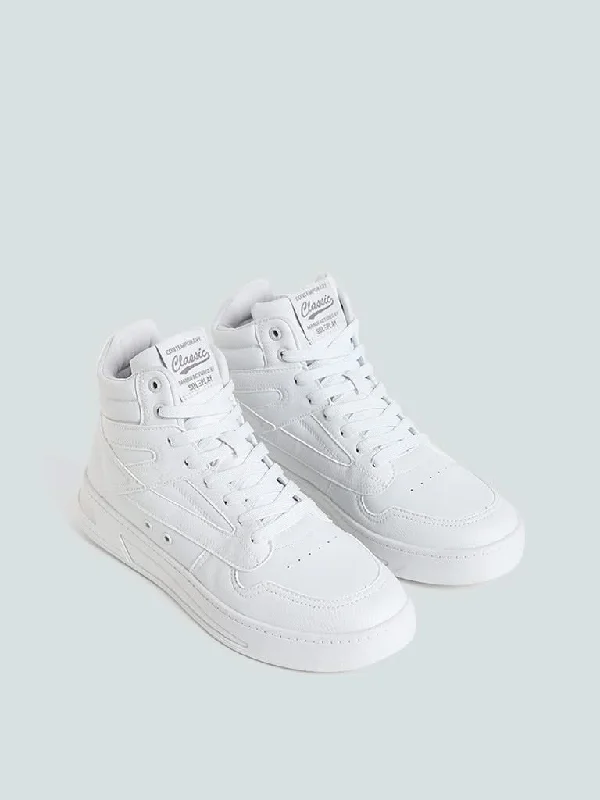 High - Waisted Women Shorts for a Retro and Flattering LookSOLEPLAY White High Lace-Up Boots High - Waisted Women Shorts for a Retro and Flattering LookSOLEPLAY White High Lace-Up Boots