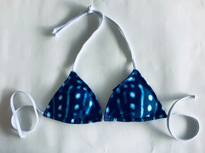 Floral - printed bikini for a feminine and colorful beach vibeWhaleShark Print - Tri Bikini Top - Repreve® Fabric Floral - printed bikini for a feminine and colorful beach vibeWhaleShark Print - Tri Bikini Top - Repreve® Fabric